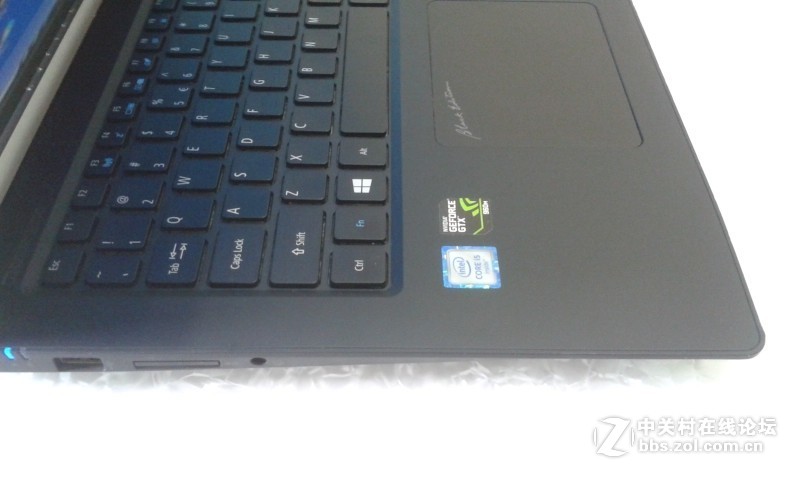 卖了-------超薄款游戏机，4个喇叭，游戏本