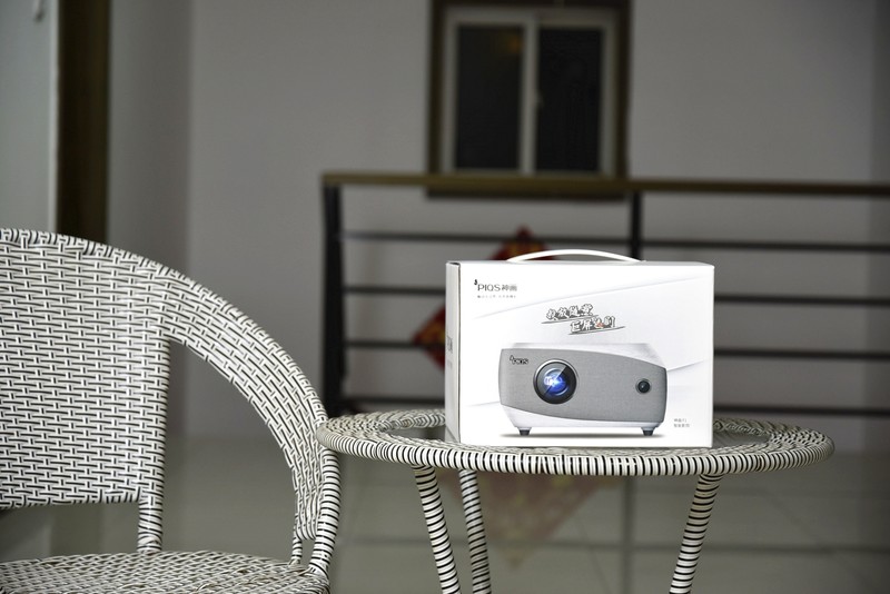 神画F1投影体验: 自由简单本应如此