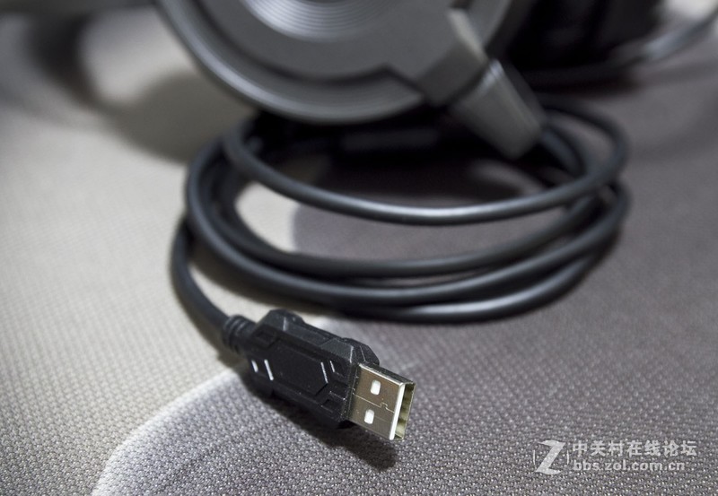 这套电竞装备能吃上鸡吗？新年新玩具到手