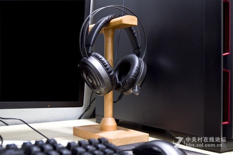 这套电竞装备能吃上鸡吗？新年新玩具到手