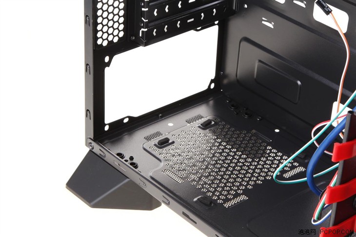 游戏悍将霸道1黑装机箱构造赏析!!