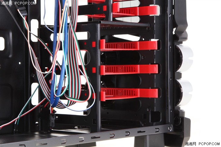 游戏悍将霸道1黑装机箱构造赏析!!