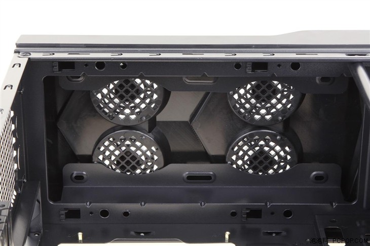 游戏悍将霸道1黑装机箱构造赏析!!