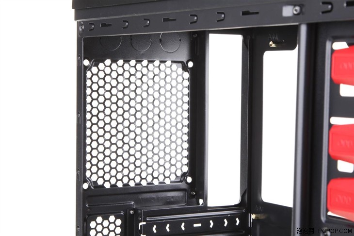 游戏悍将霸道1黑装机箱构造赏析!!