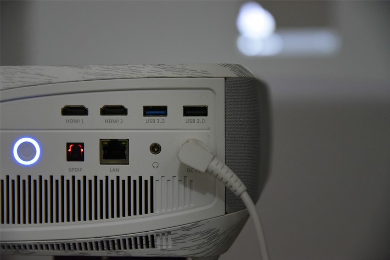 神画F1投影体验: 自由简单本应如此