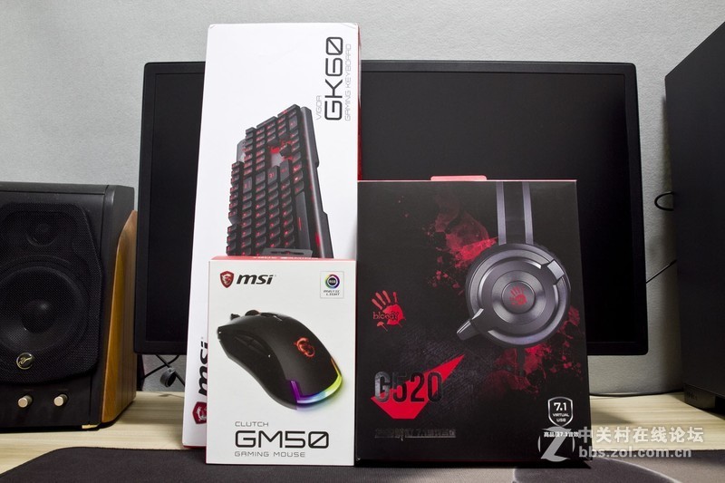 这套电竞装备能吃上鸡吗？新年新玩具到手