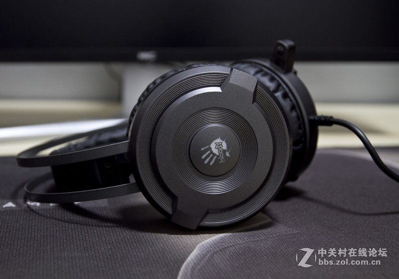 这套电竞装备能吃上鸡吗？新年新玩具到手