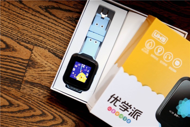#小手表 守护大安全# 孩子喜欢，家长放心，优学派电话手表UW5的确是个不错的选择