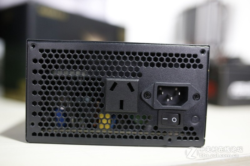 GTX 970最佳搭配，先马金牌500W网咖电源小测