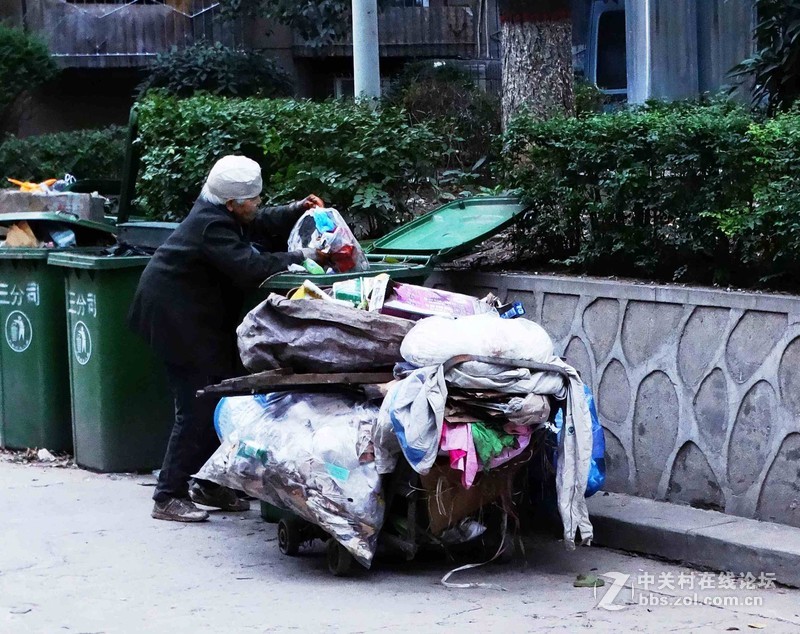 拾荒老人