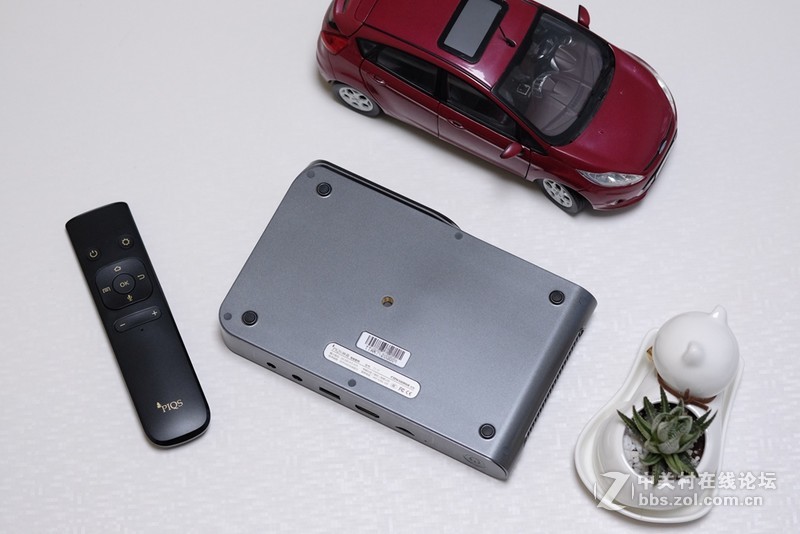 ＃白墙秒变电子白板＃便携轻巧高颜值，神画TT-P触控投影外观篇