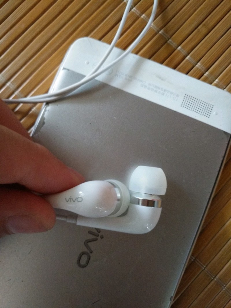 求助求助vivox7全网通的耳机到底什么样