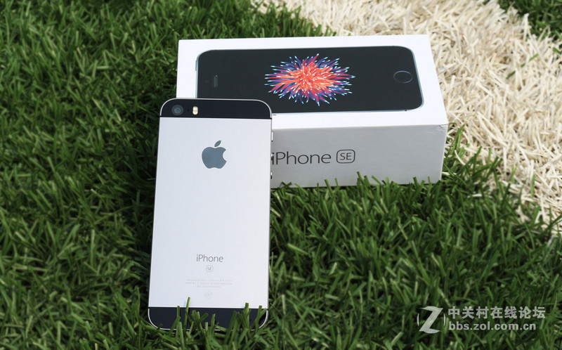 回归原始，你是否是一只披着假外壳的“狼”？——iPhone SE试玩评测