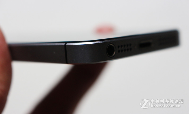 回归原始，你是否是一只披着假外壳的“狼”？——iPhone SE试玩评测