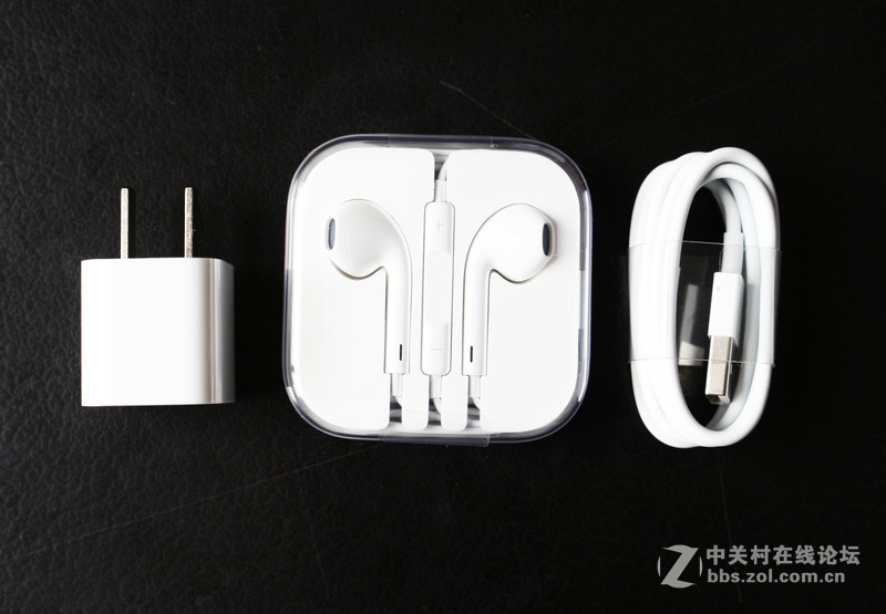 回归原始，你是否是一只披着假外壳的“狼”？——iPhone SE试玩评测