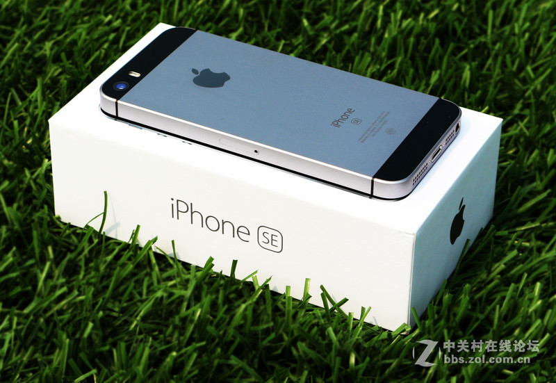 回归原始，你是否是一只披着假外壳的“狼”？——iPhone SE试玩评测