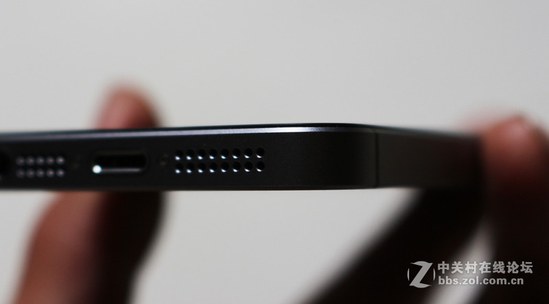 回归原始，你是否是一只披着假外壳的“狼”？——iPhone SE试玩评测