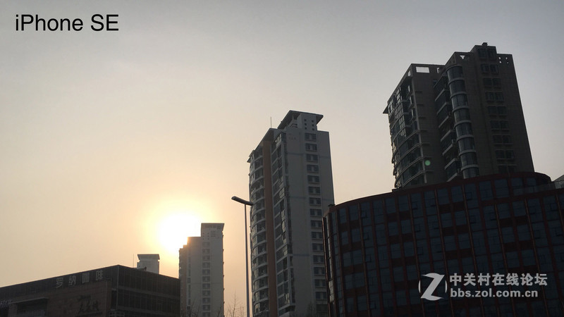 回归原始，你是否是一只披着假外壳的“狼”？——iPhone SE试玩评测