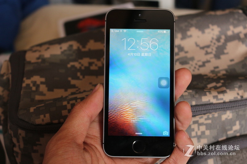 回归原始，你是否是一只披着假外壳的“狼”？——iPhone SE试玩评测