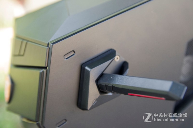 身在职场，当出手还得出手，帮大领导选的吃鸡主机—微星宙斯盾3