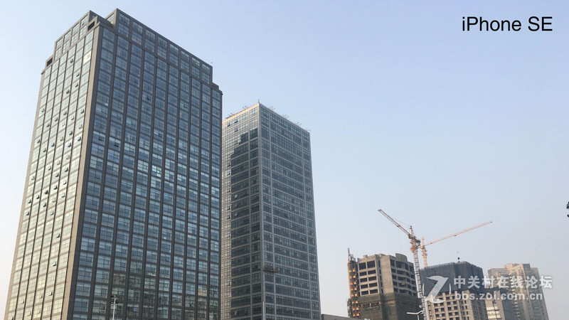 回归原始，你是否是一只披着假外壳的“狼”？——iPhone SE试玩评测