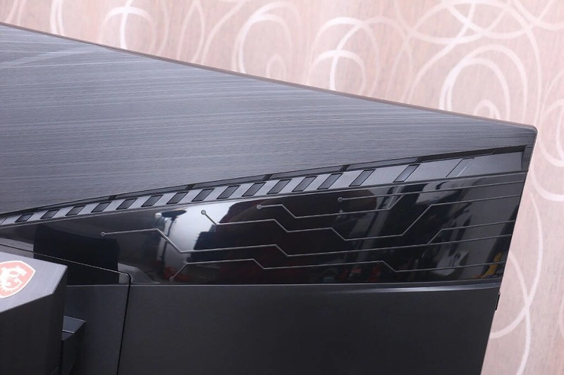 CES 2019 创新产品奖得主，微星 MAG271CQR 曲面电竞显示器深度解读