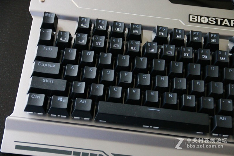 听说最近键盘都得泼水？映泰GK30上手体验