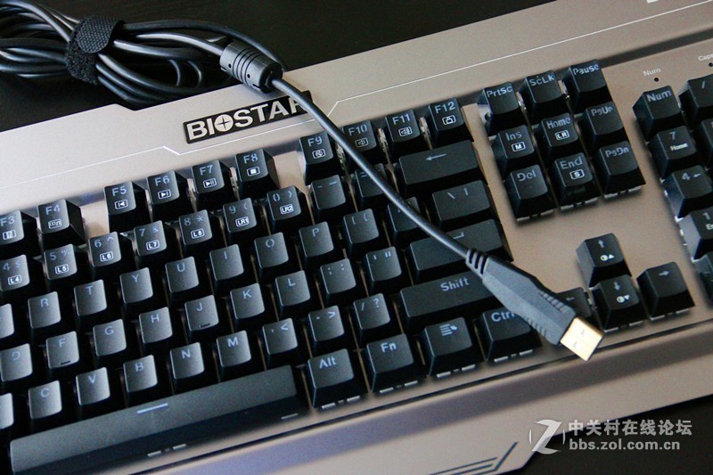 听说最近键盘都得泼水？映泰GK30上手体验