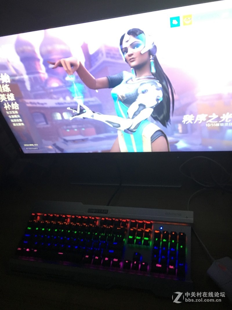 听说最近键盘都得泼水？映泰GK30上手体验