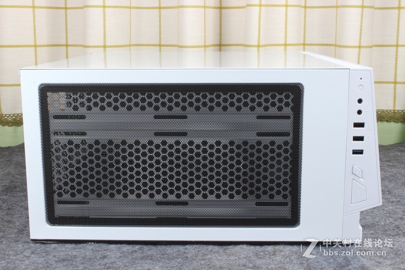 鑫谷MoParty整机RGB智控方案测评