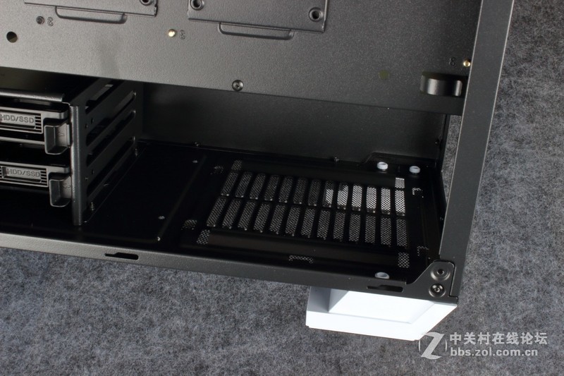 鑫谷MoParty整机RGB智控方案测评