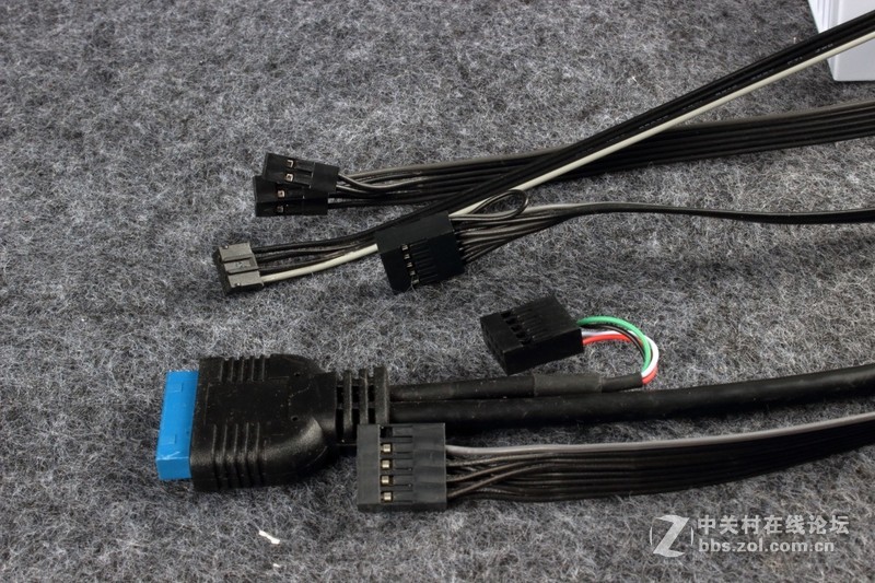 鑫谷MoParty整机RGB智控方案测评