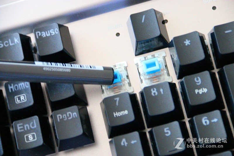 听说最近键盘都得泼水？映泰GK30上手体验