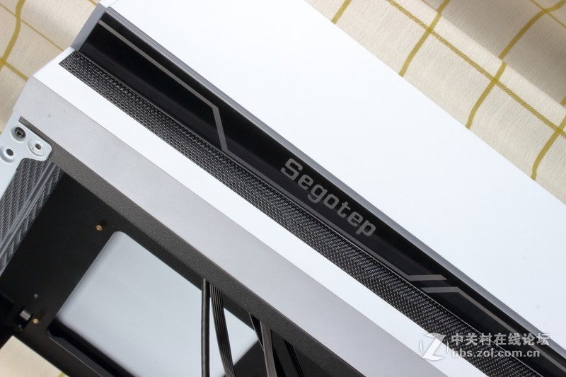 鑫谷MoParty整机RGB智控方案测评