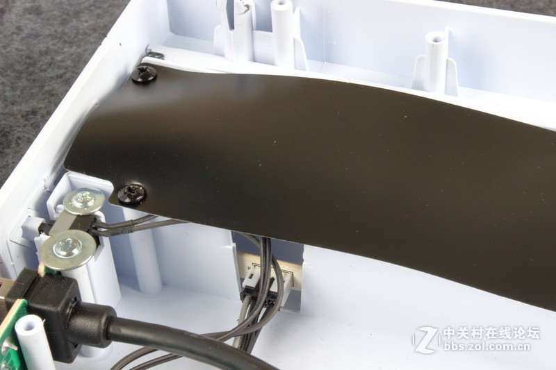 鑫谷MoParty整机RGB智控方案测评