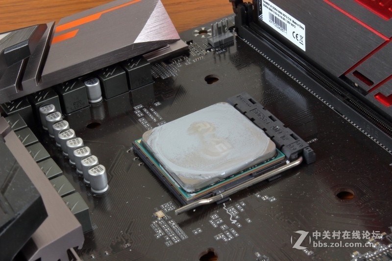 鑫谷MoParty整机RGB智控方案测评