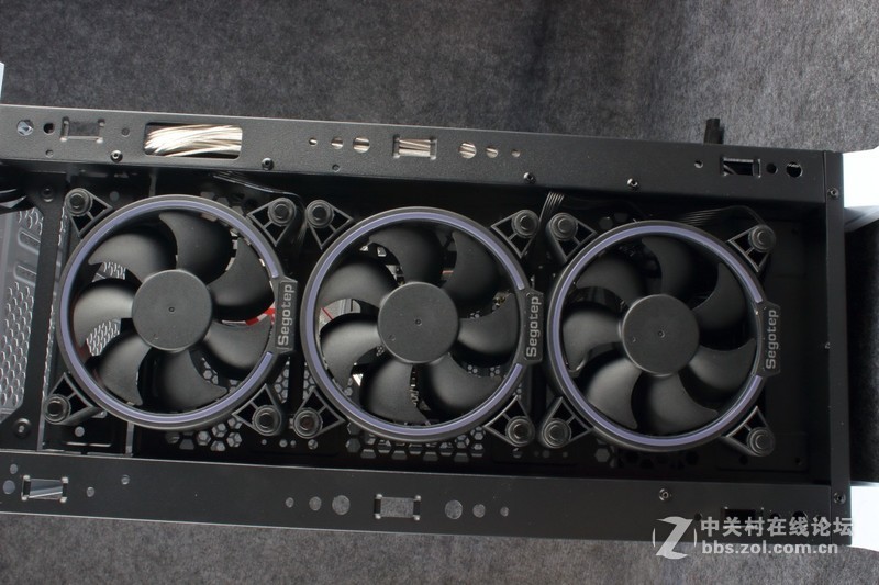 鑫谷MoParty整机RGB智控方案测评