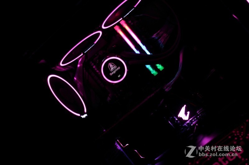 鑫谷MoParty整机RGB智控方案测评