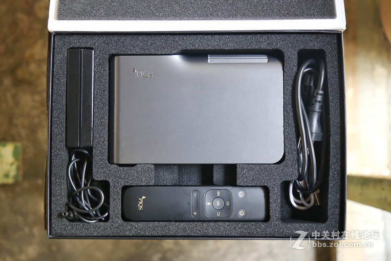 ＃白墙秒变电子白板＃时尚小巧 随手能带走的巨幕影院——神画TT开箱鉴赏