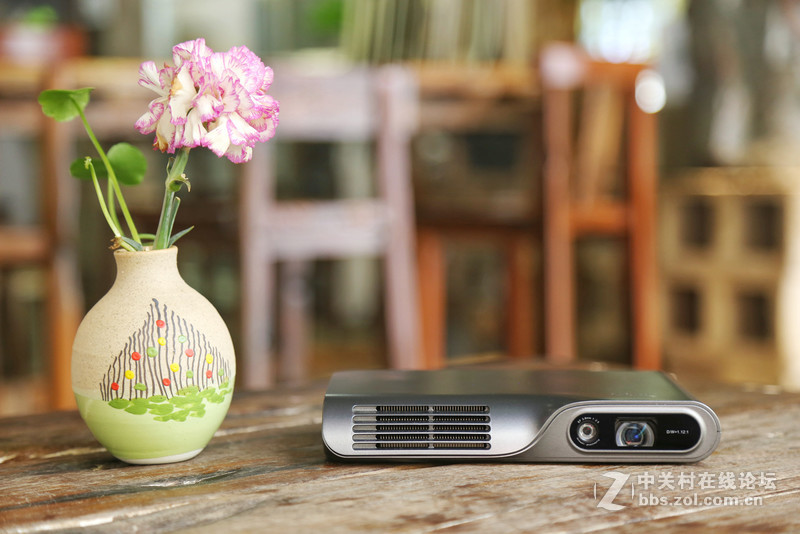 ＃白墙秒变电子白板＃时尚小巧 随手能带走的巨幕影院——神画TT开箱鉴赏