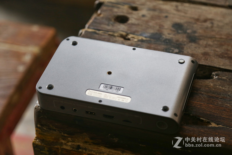 ＃白墙秒变电子白板＃时尚小巧 随手能带走的巨幕影院——神画TT开箱鉴赏