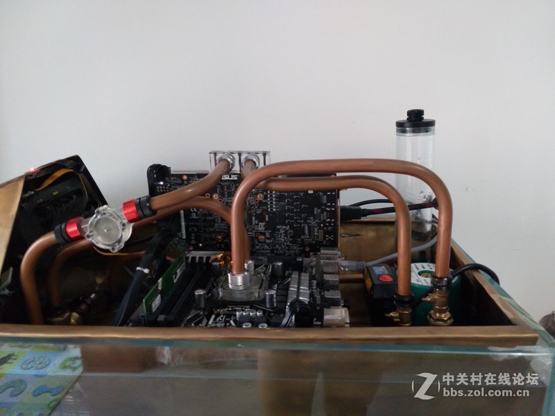 第一台无风扇0分贝水冷主机出炉，历时2个多月