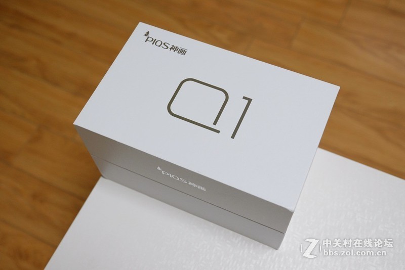 神画Q1智能影院，卧室有你更精彩