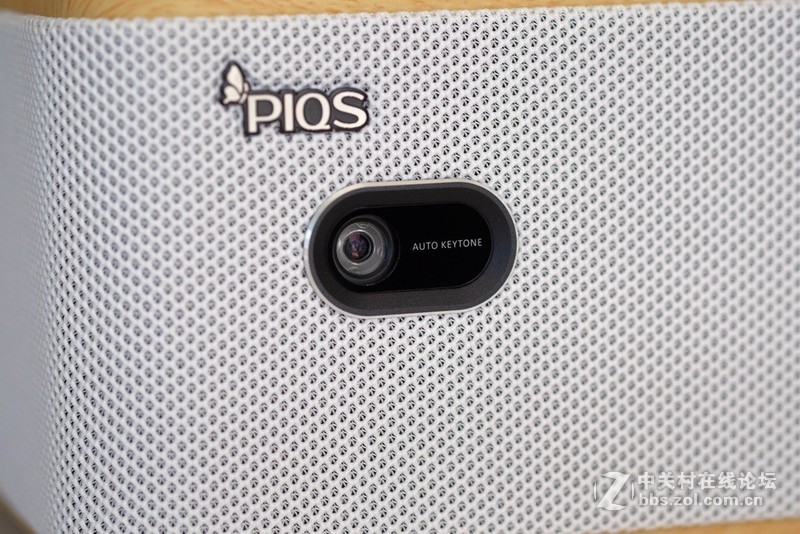 神画Q1智能影院，卧室有你更精彩