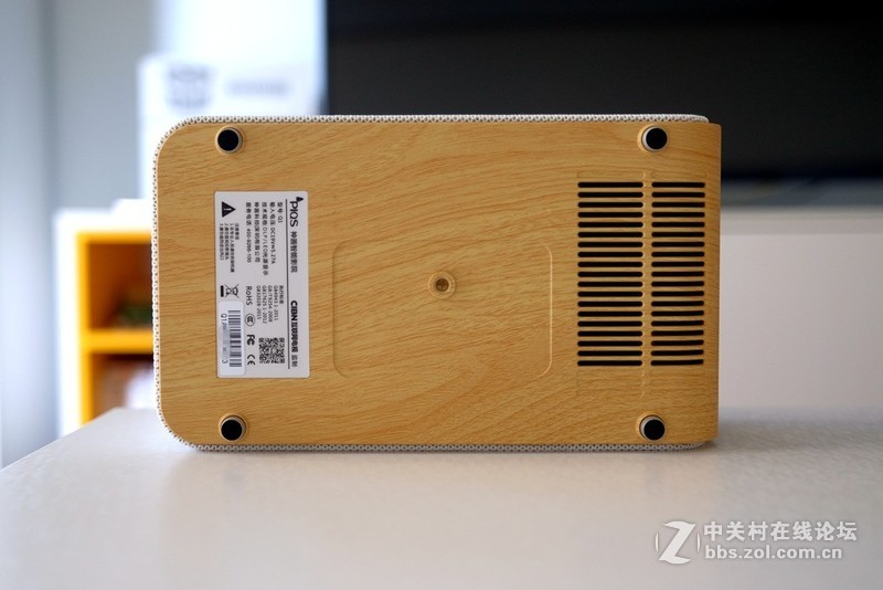 神画Q1智能影院，卧室有你更精彩