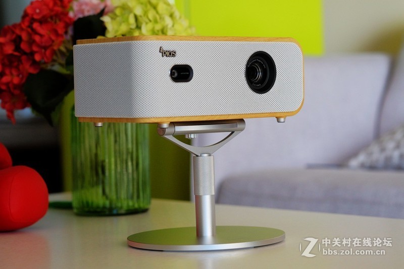 神画Q1智能影院，卧室有你更精彩