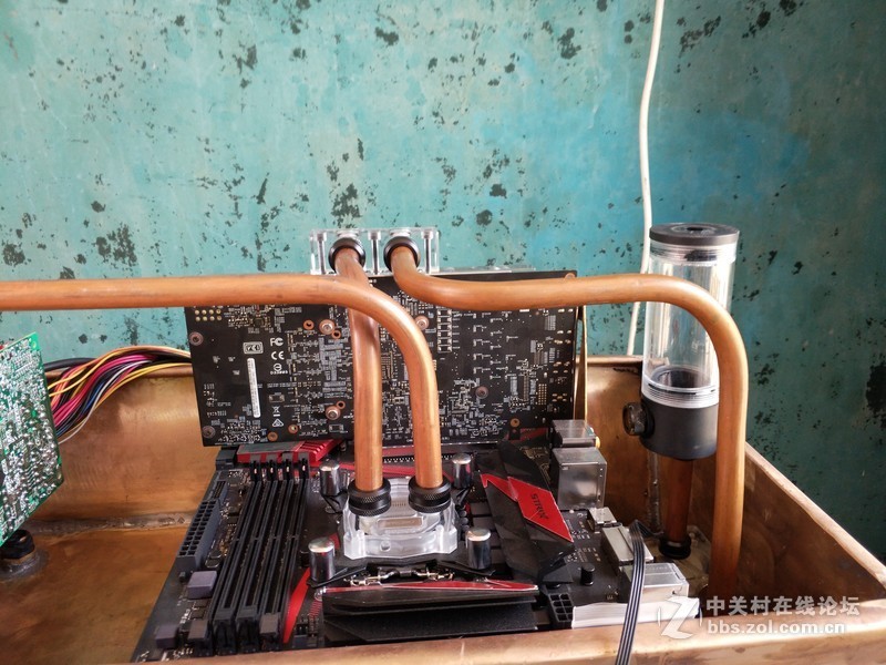 第一台无风扇0分贝水冷主机出炉，历时2个多月