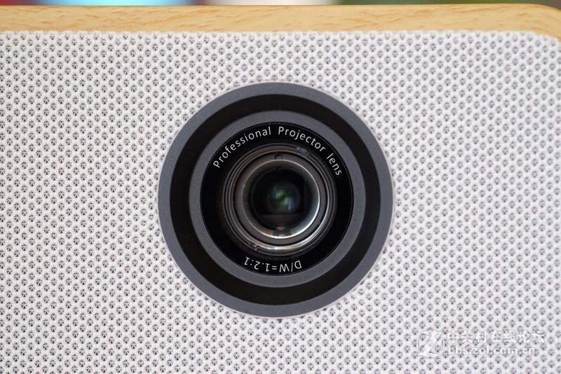 神画Q1智能影院，卧室有你更精彩