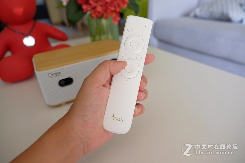 神画Q1智能影院，卧室有你更精彩