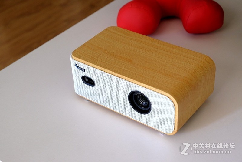 神画Q1智能影院，卧室有你更精彩